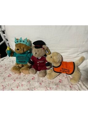 Three-piece vintage New York City plush bear collection